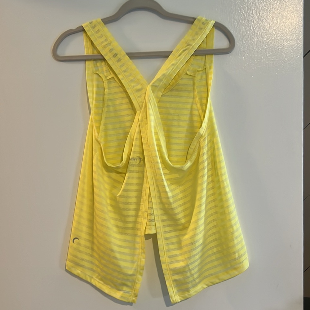Zyia active open back tank top - Picture 2 of 5